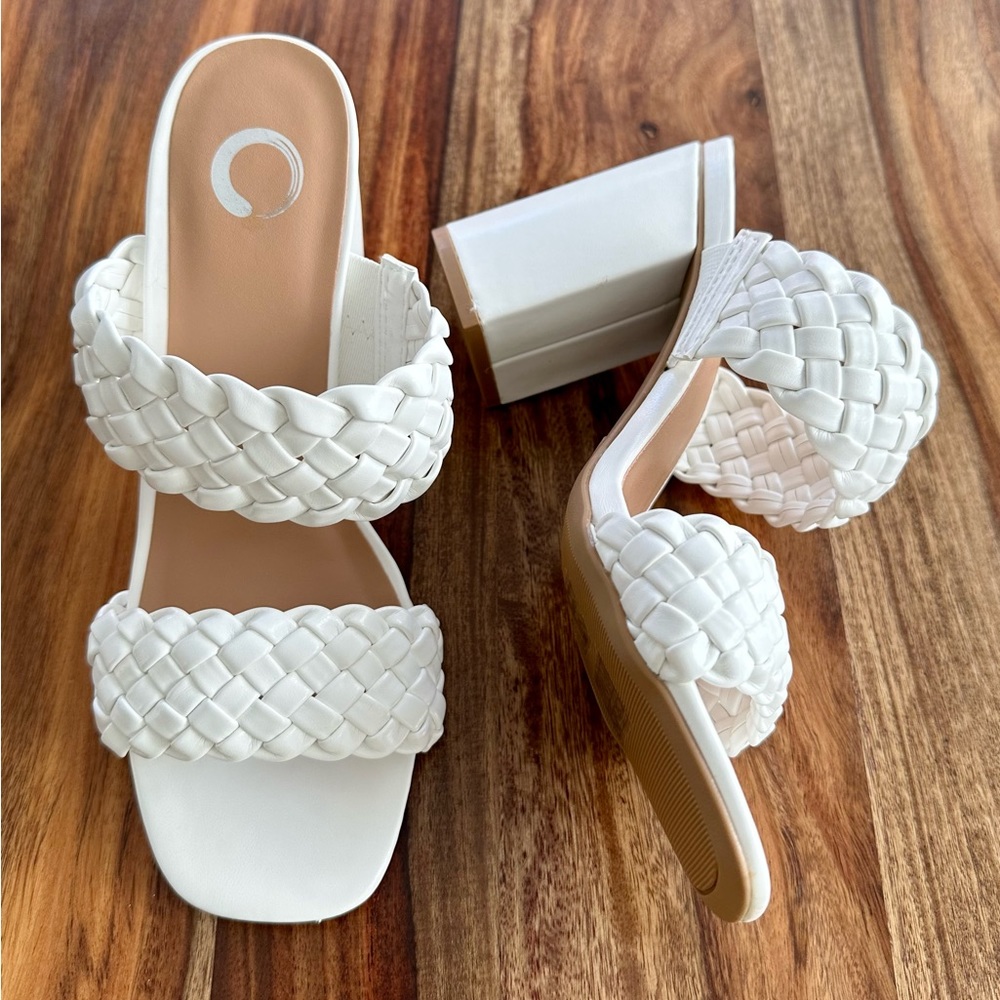 Journee Collection Sandals (size 8)